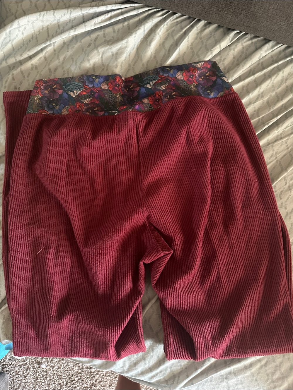 Youer chill pant size medium - Picture 3 of 4
